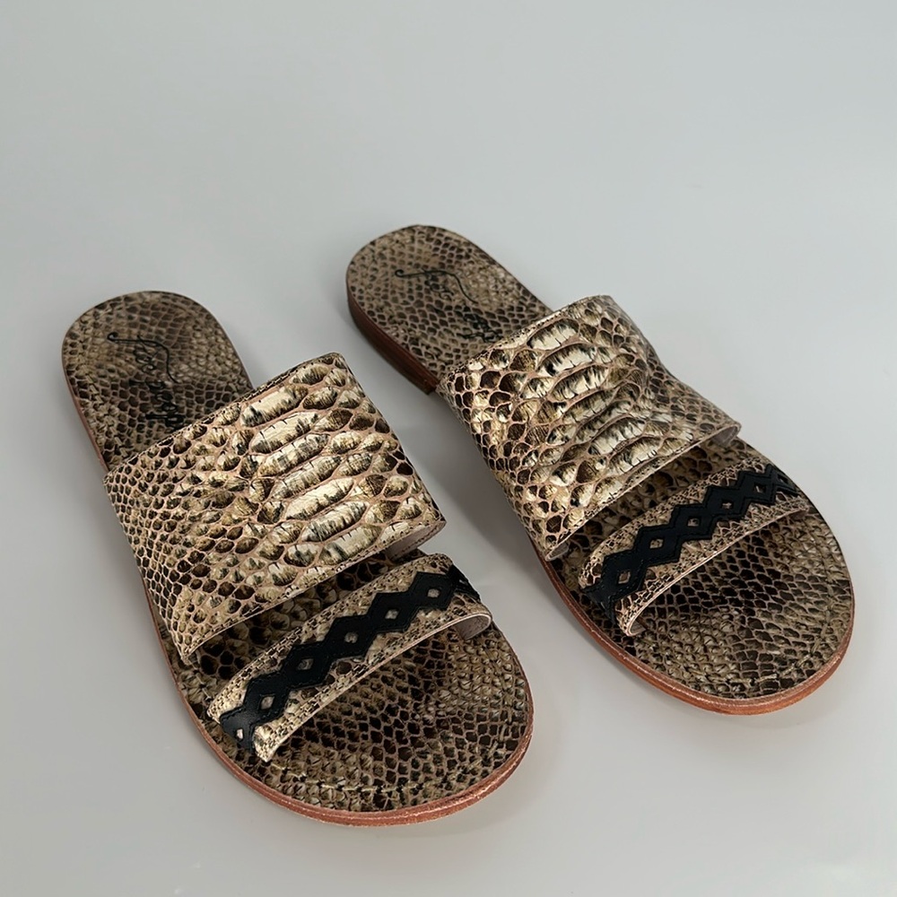 FREE PEOPLE Slide Sandal in Snakeskin Sz 39
